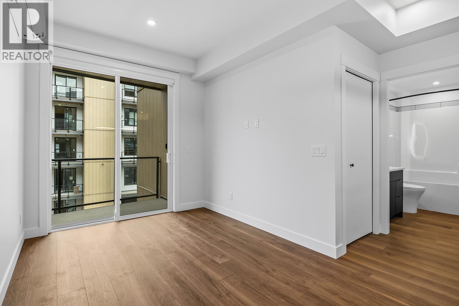 1280 Sutherland Avenue Unit# 404 Property Photo 10