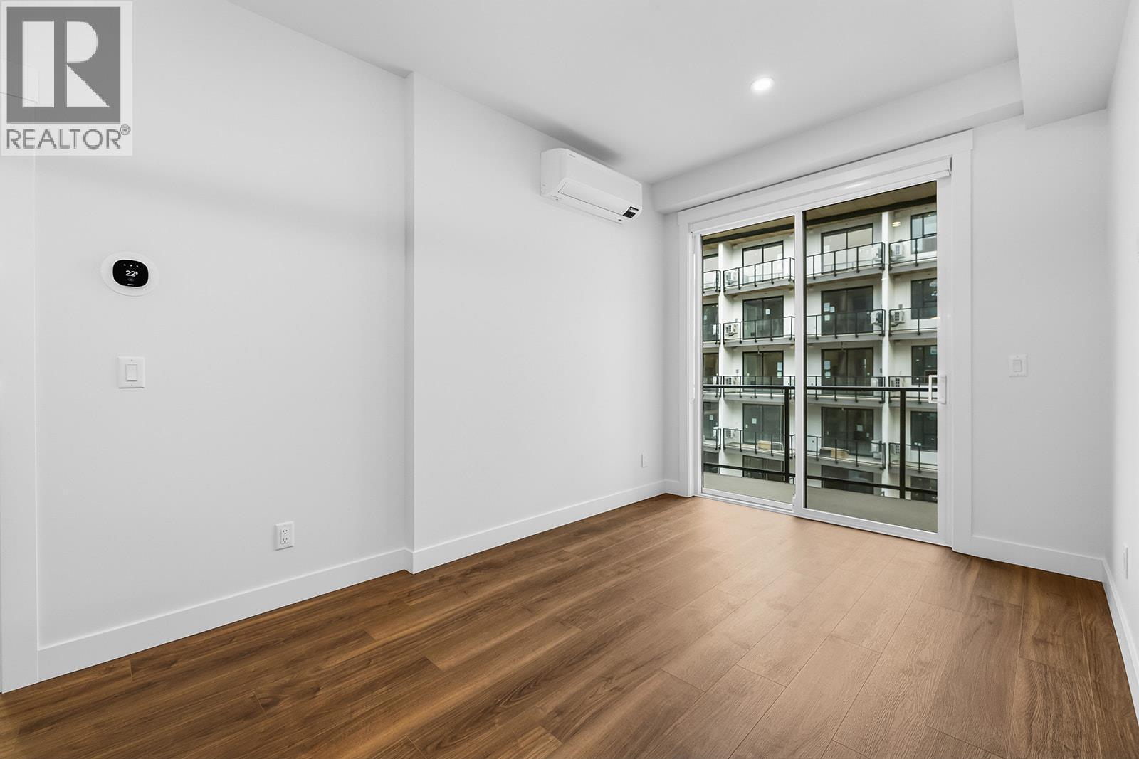 1280 Sutherland Avenue Unit# 404 Property Photo 12