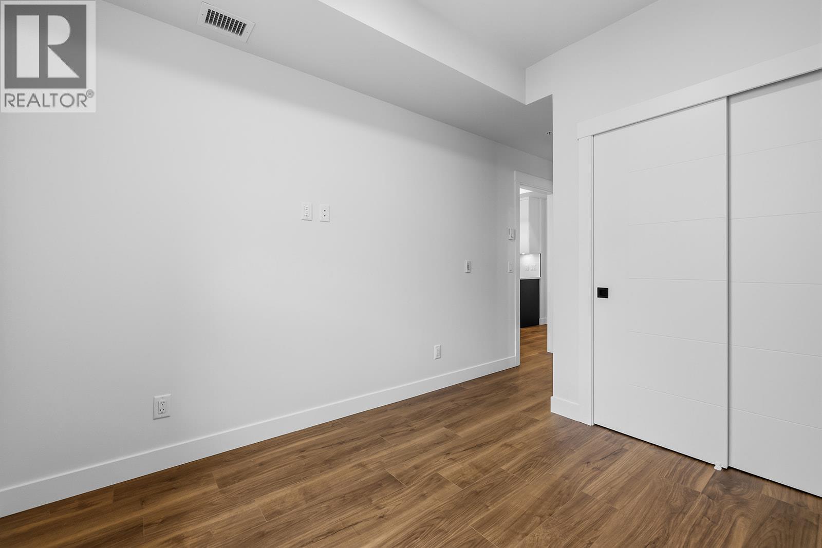 1280 Sutherland Avenue Unit# 404 Property Photo 20