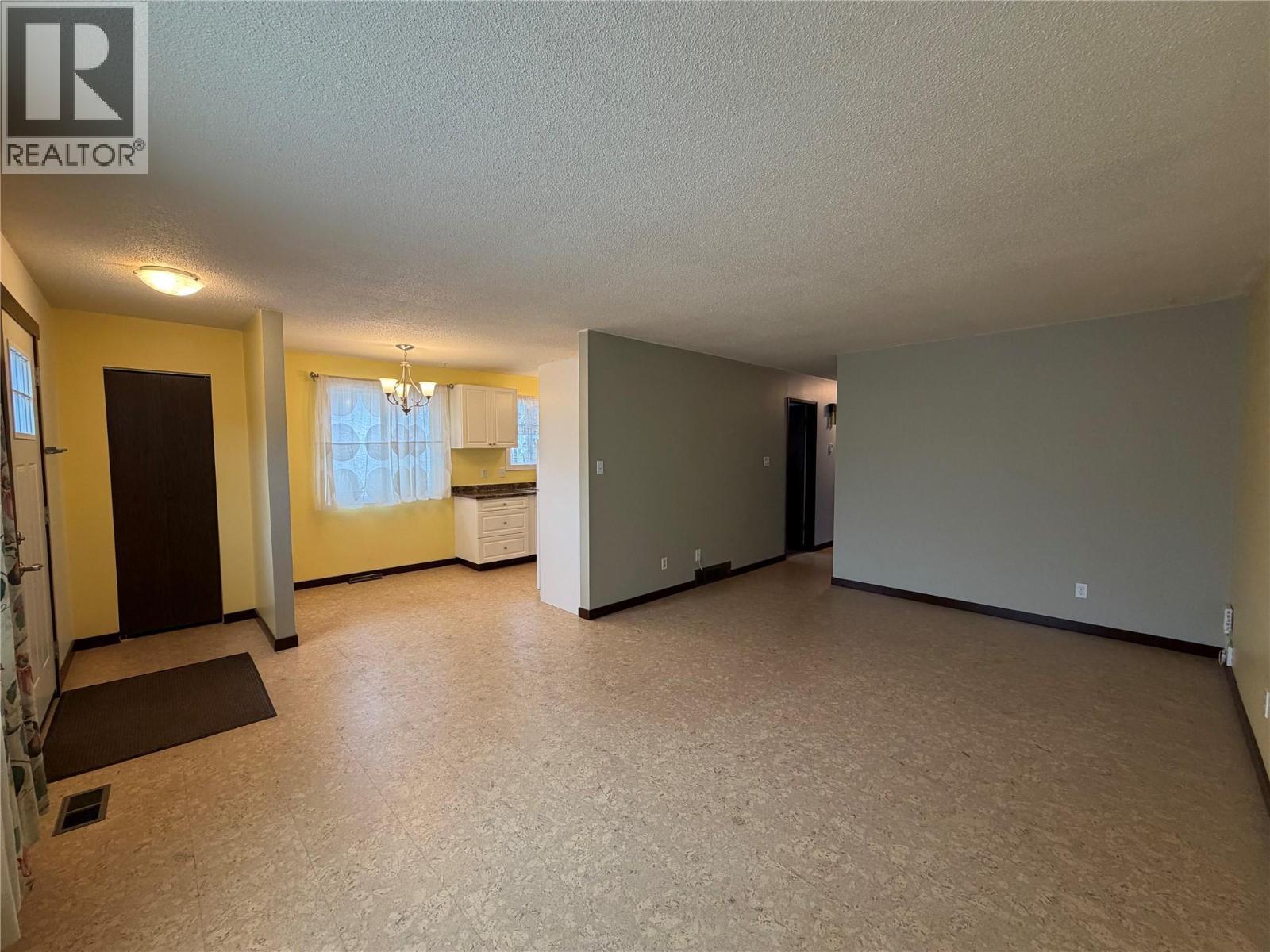 750 Revelstoke Avenue Property Photo 5