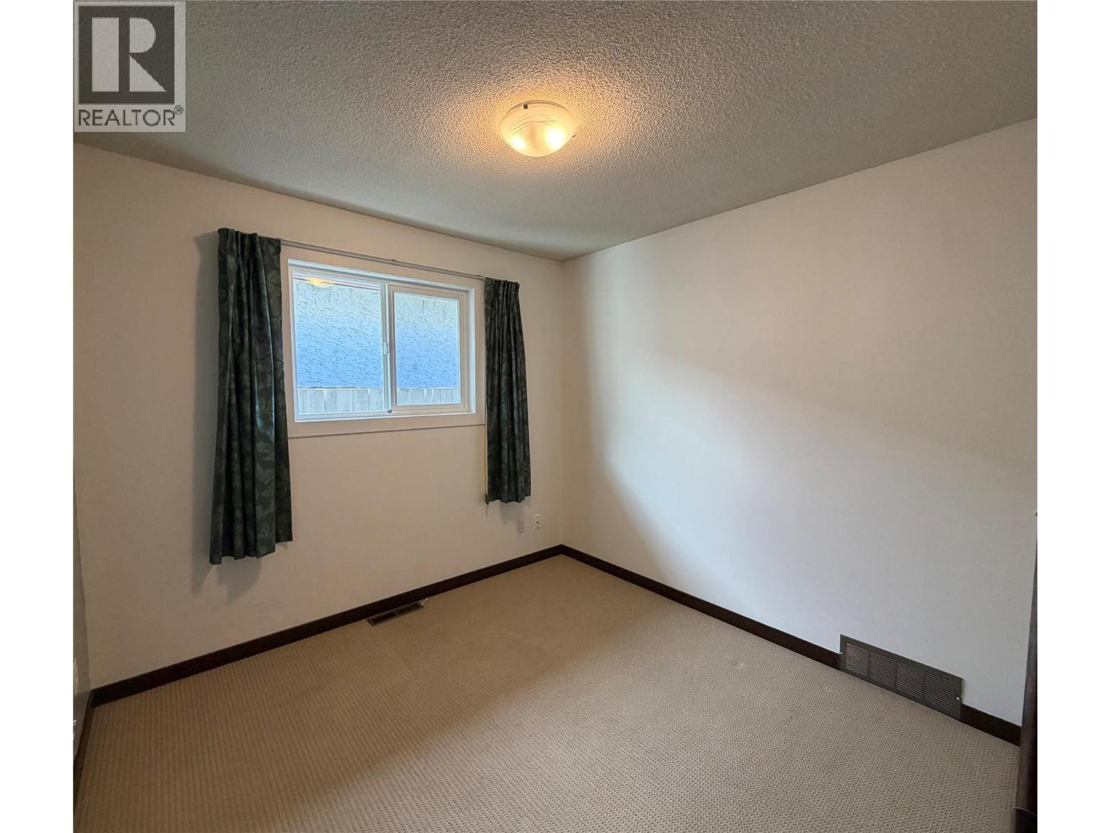 750 Revelstoke Avenue Property Photo 11