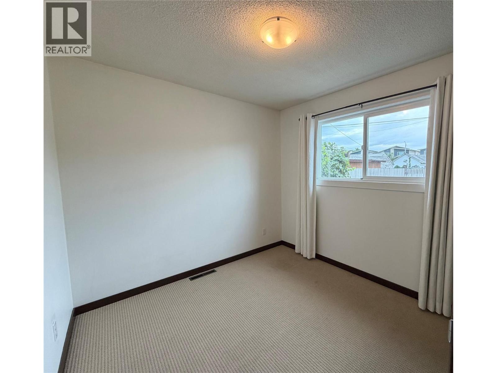 750 Revelstoke Avenue Property Photo 12