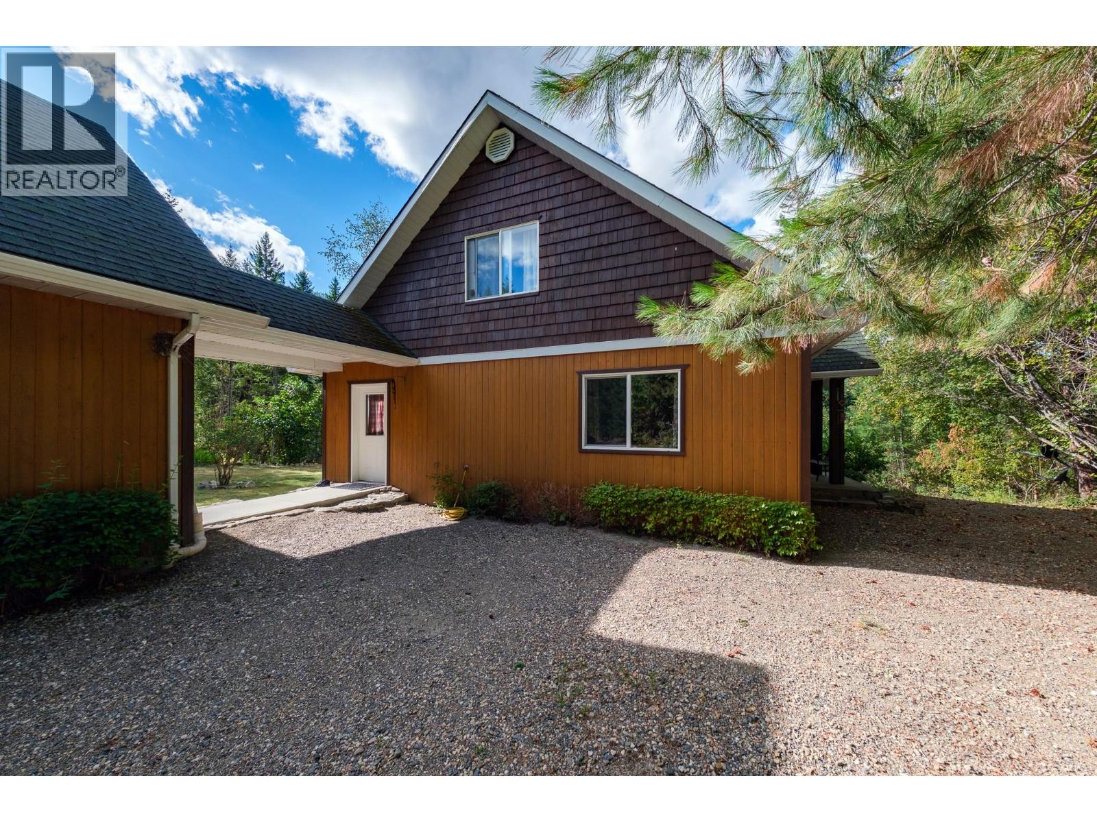 1249 Creighton Valley Road Property Photo 1