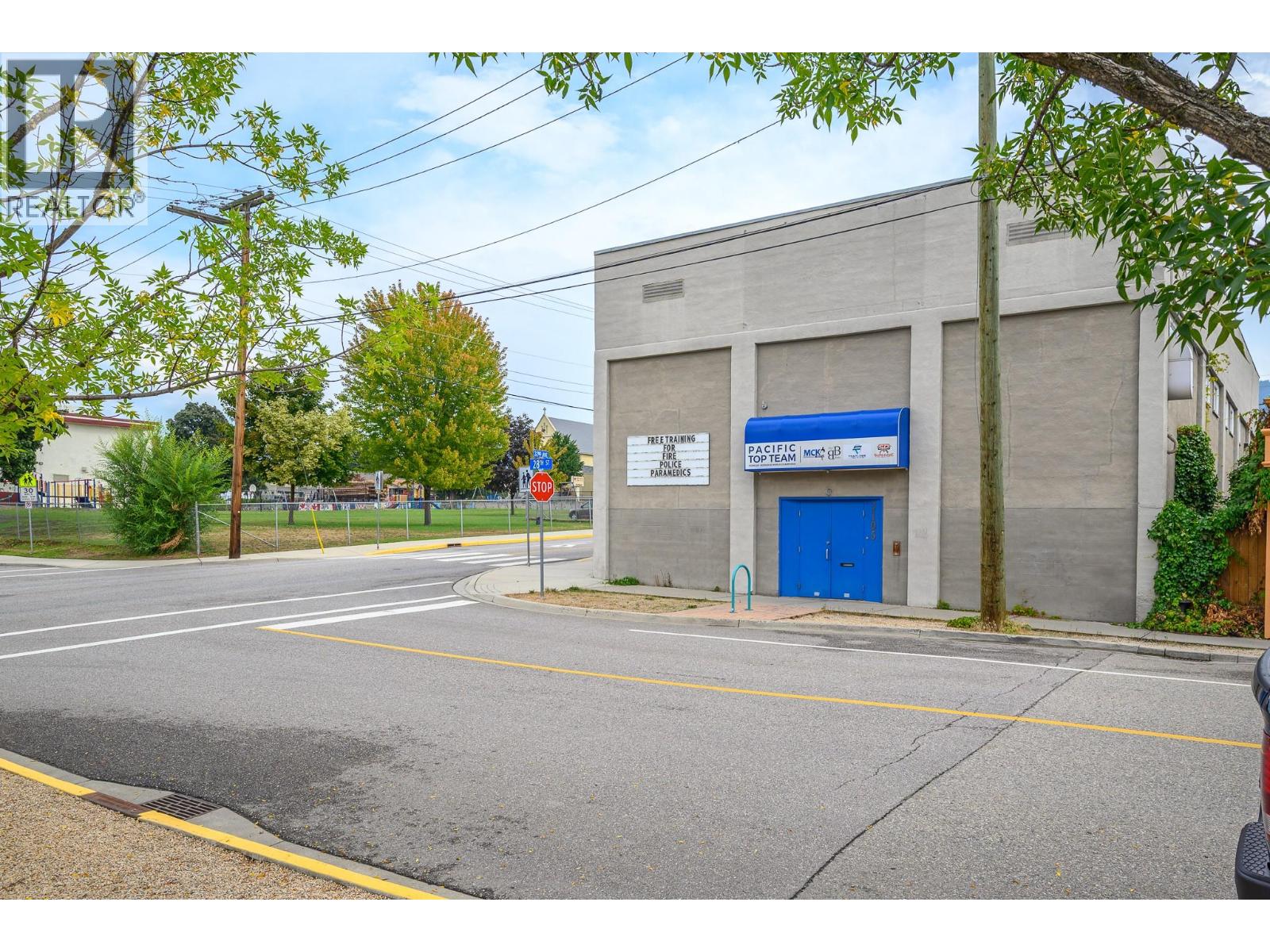 3105 28 Street Property Photo 1
