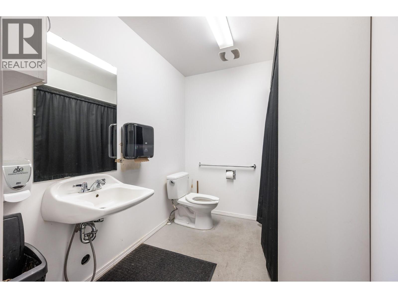 3105 28 Street Property Photo 13