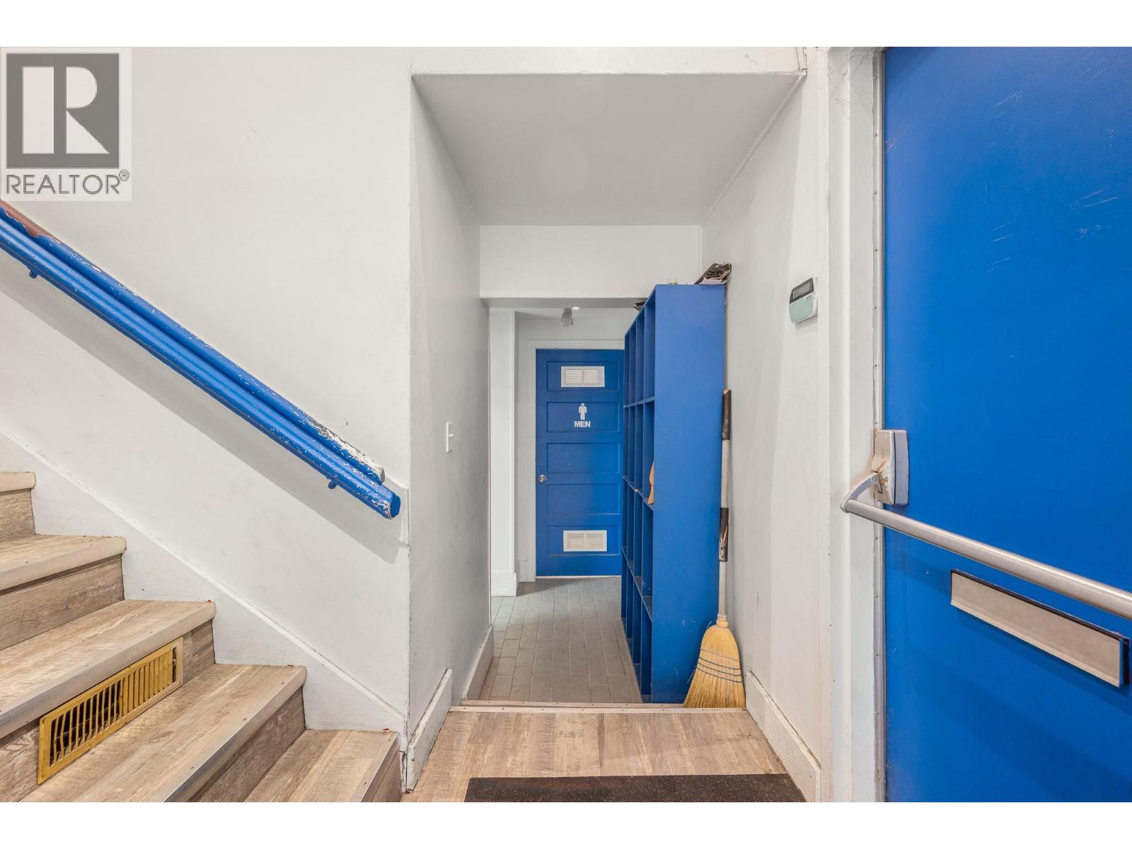 3105 28 Street Property Photo 14