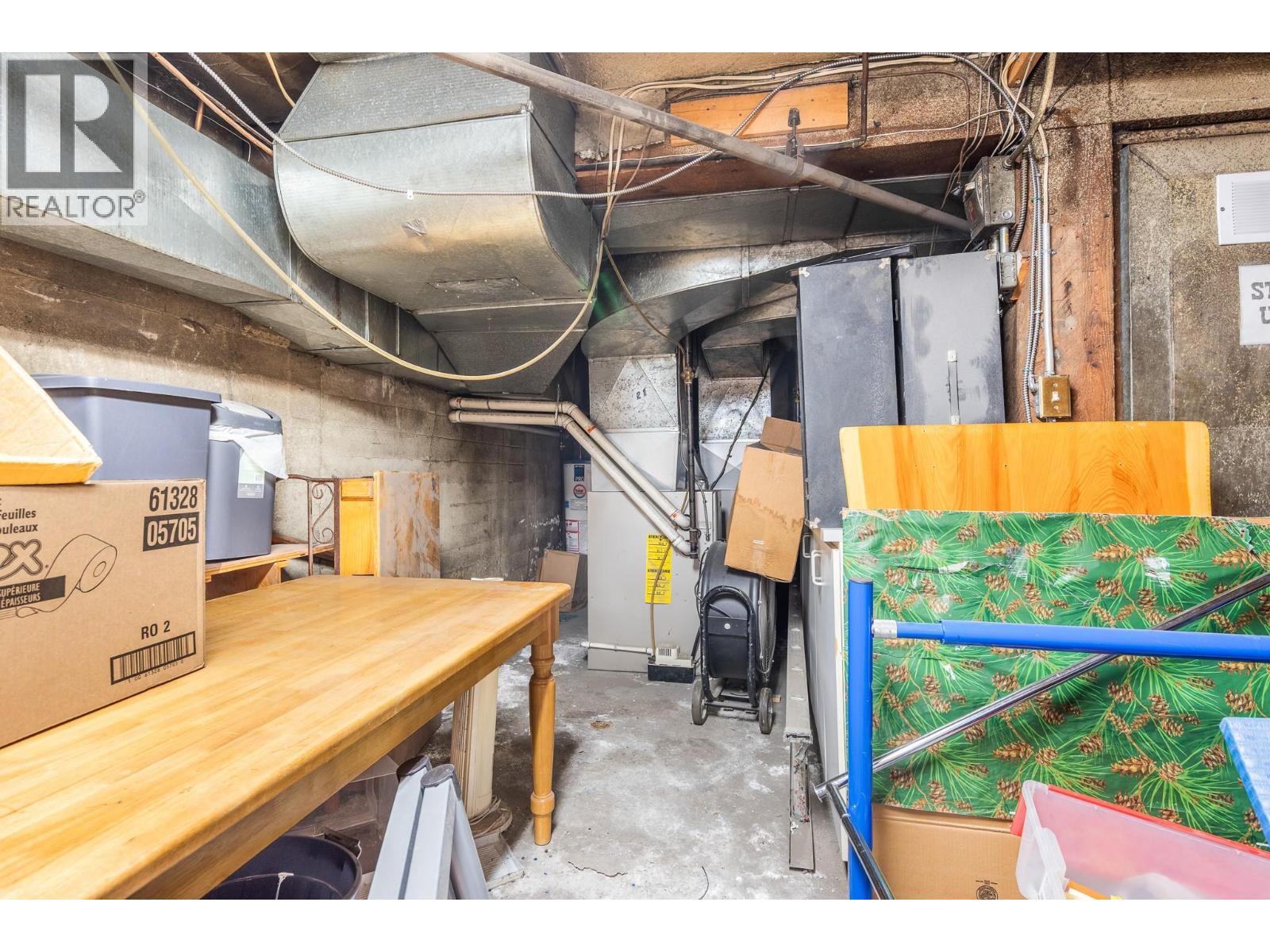 3105 28 Street Property Photo 17