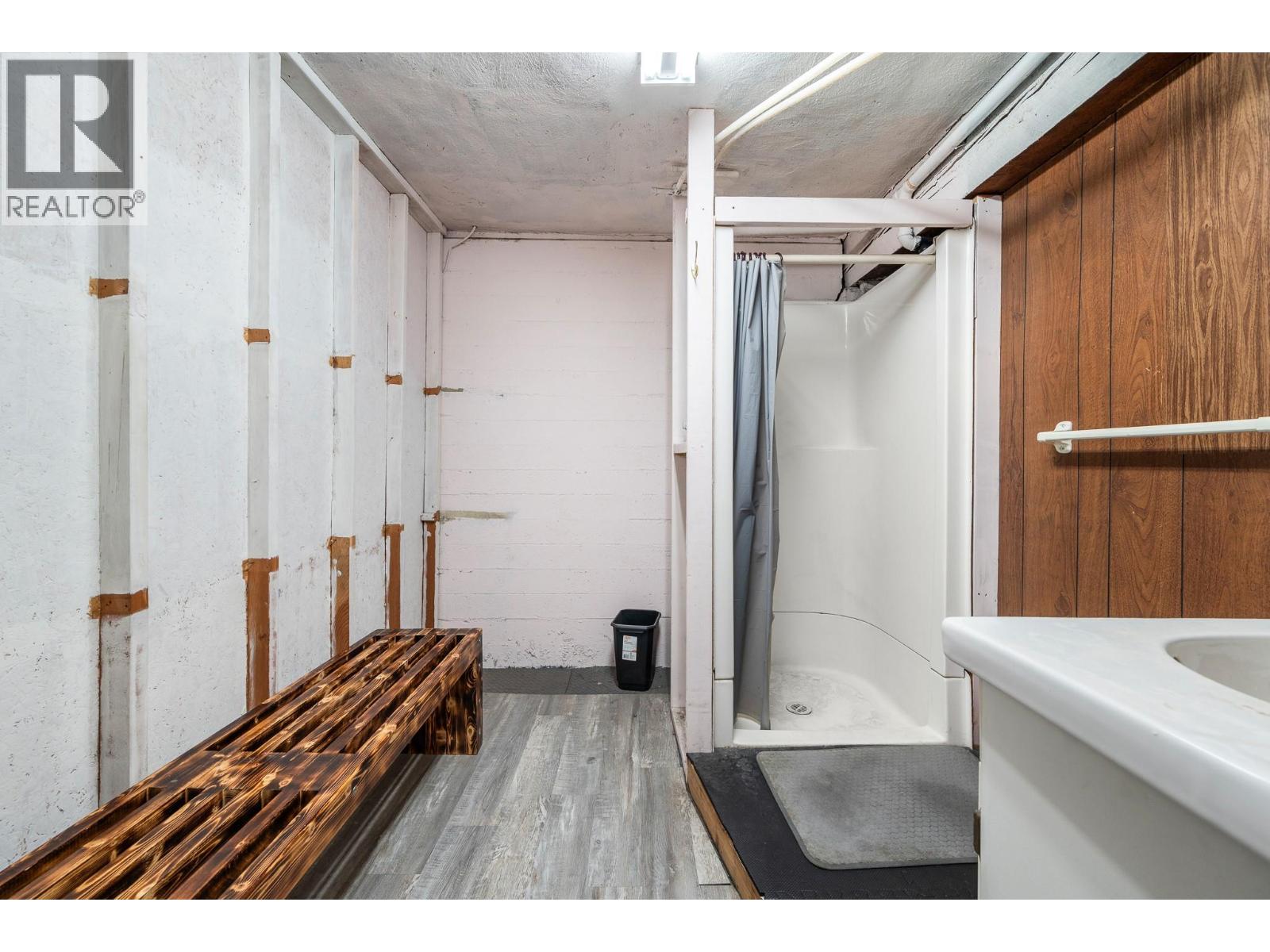 3105 28 Street Property Photo 18