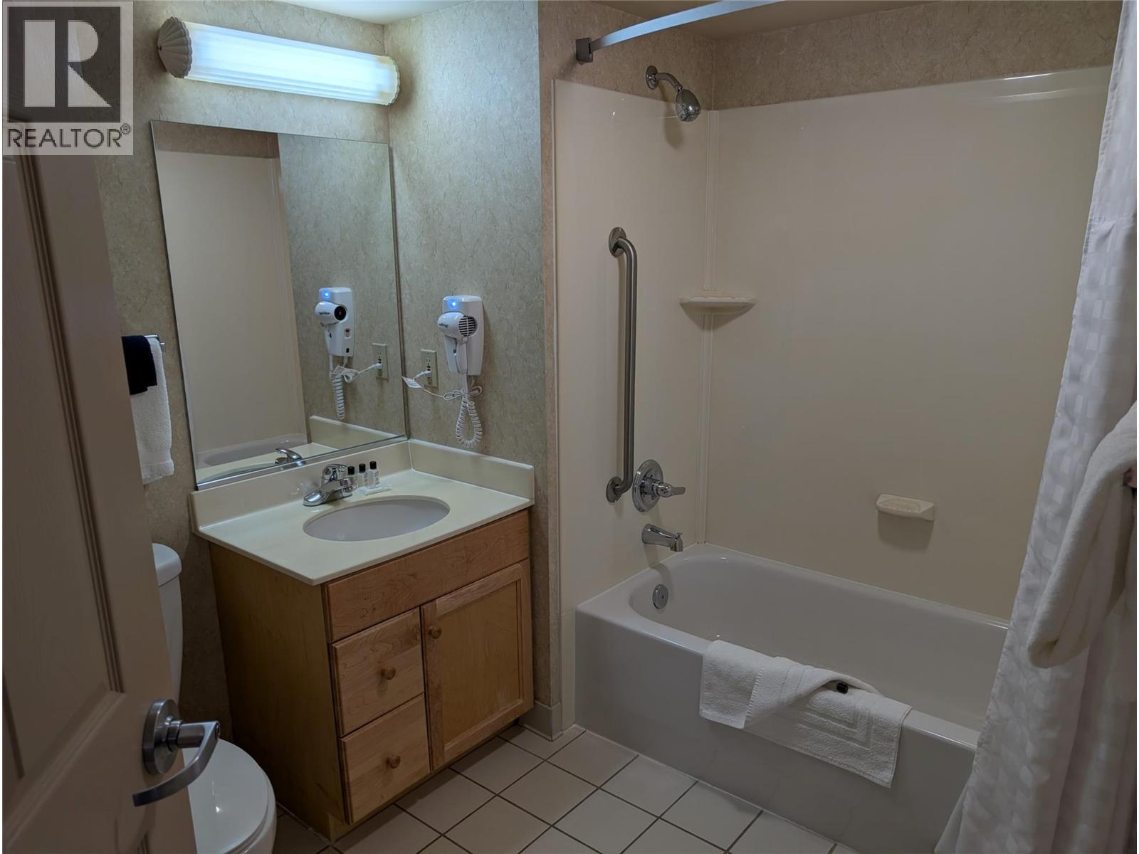 500 Stemwinder Drive Unit# 407 Property Photo 5