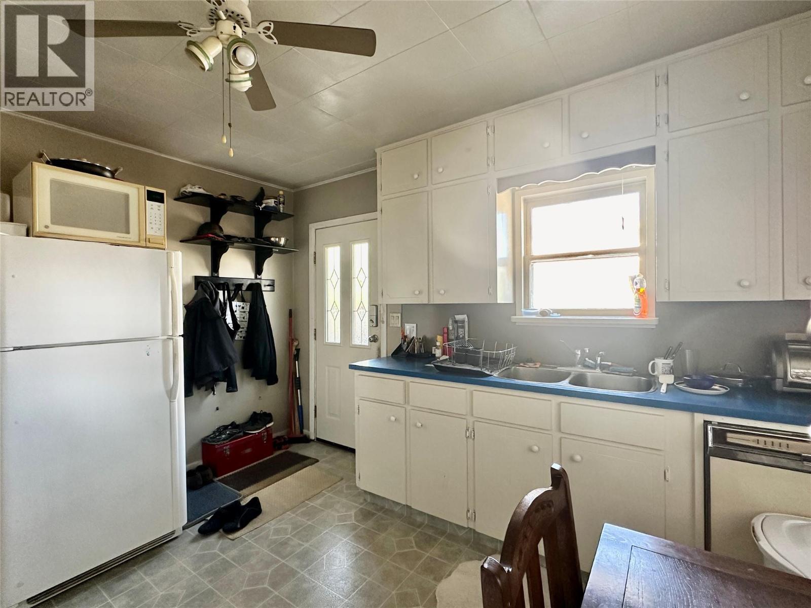 5952 Okanagan Street Property Photo 3