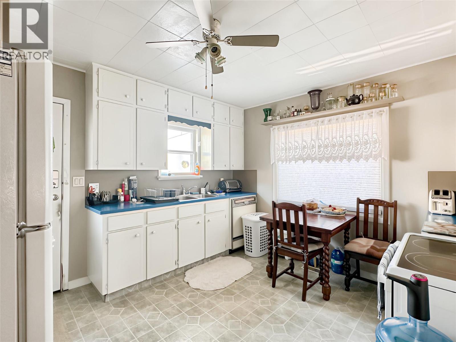 5952 Okanagan Street Property Photo 4