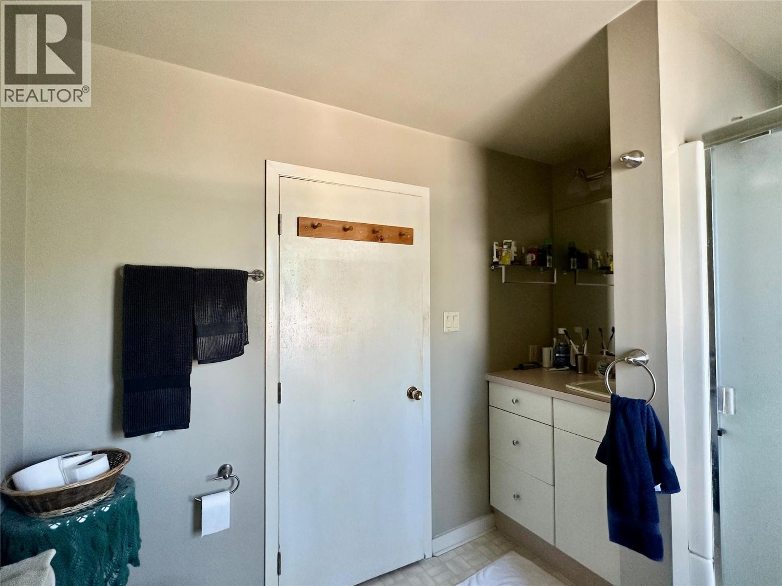 5952 Okanagan Street Property Photo 11