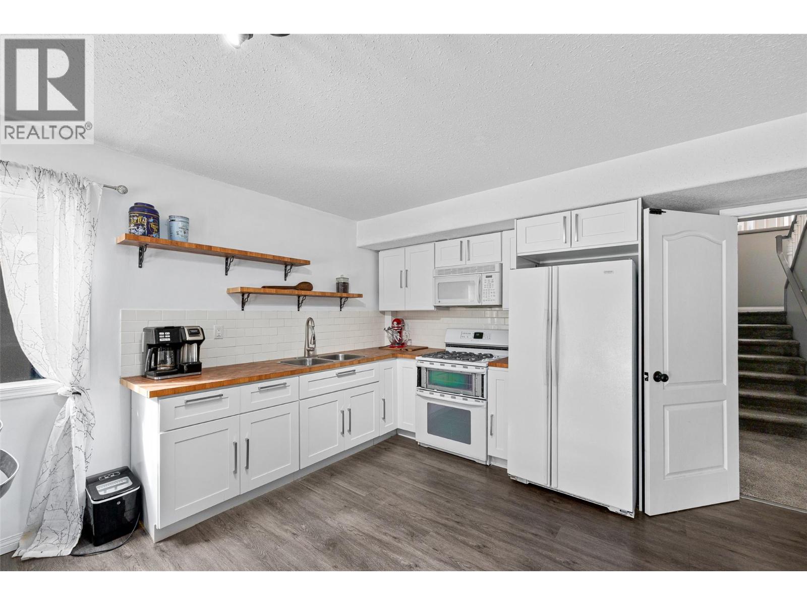 145 Magic Drive Property Photo 31