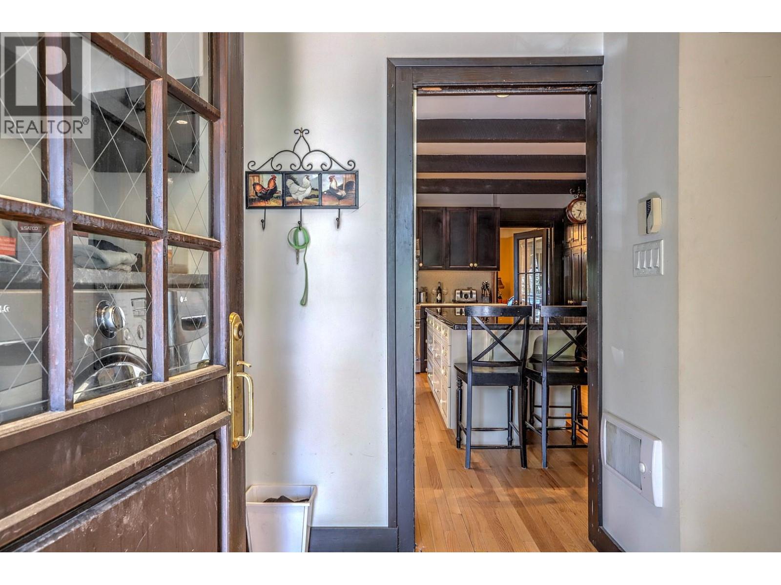 5482 Silver Star Road Property Photo 10