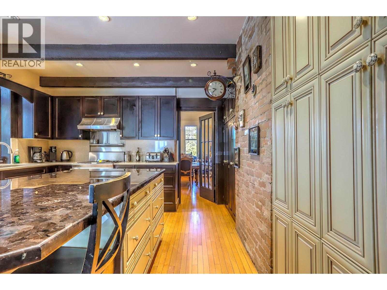 5482 Silver Star Road Property Photo 13
