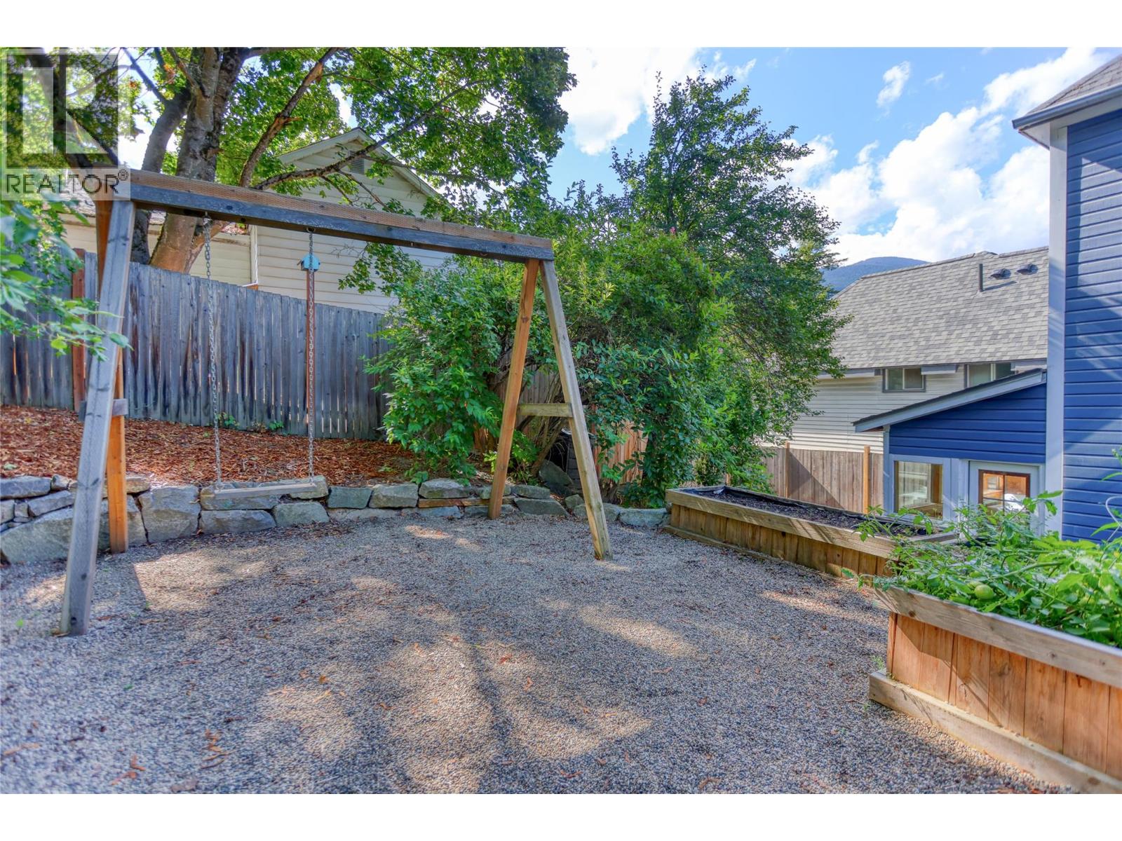 924 Front Street Property Photo 10