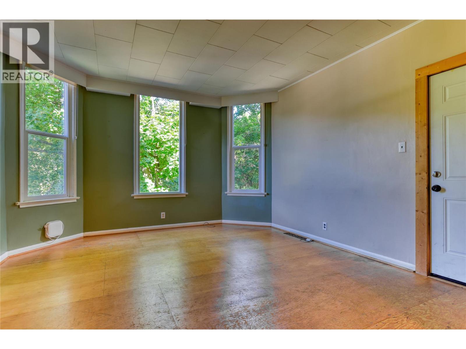 924 Front Street Property Photo 19