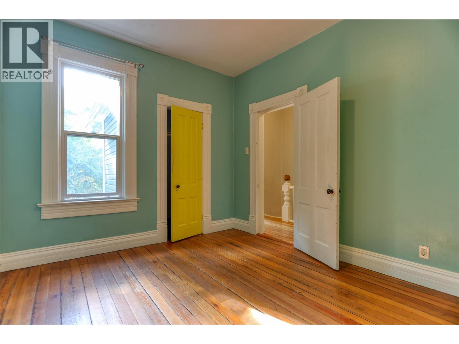924 Front Street Property Photo 25