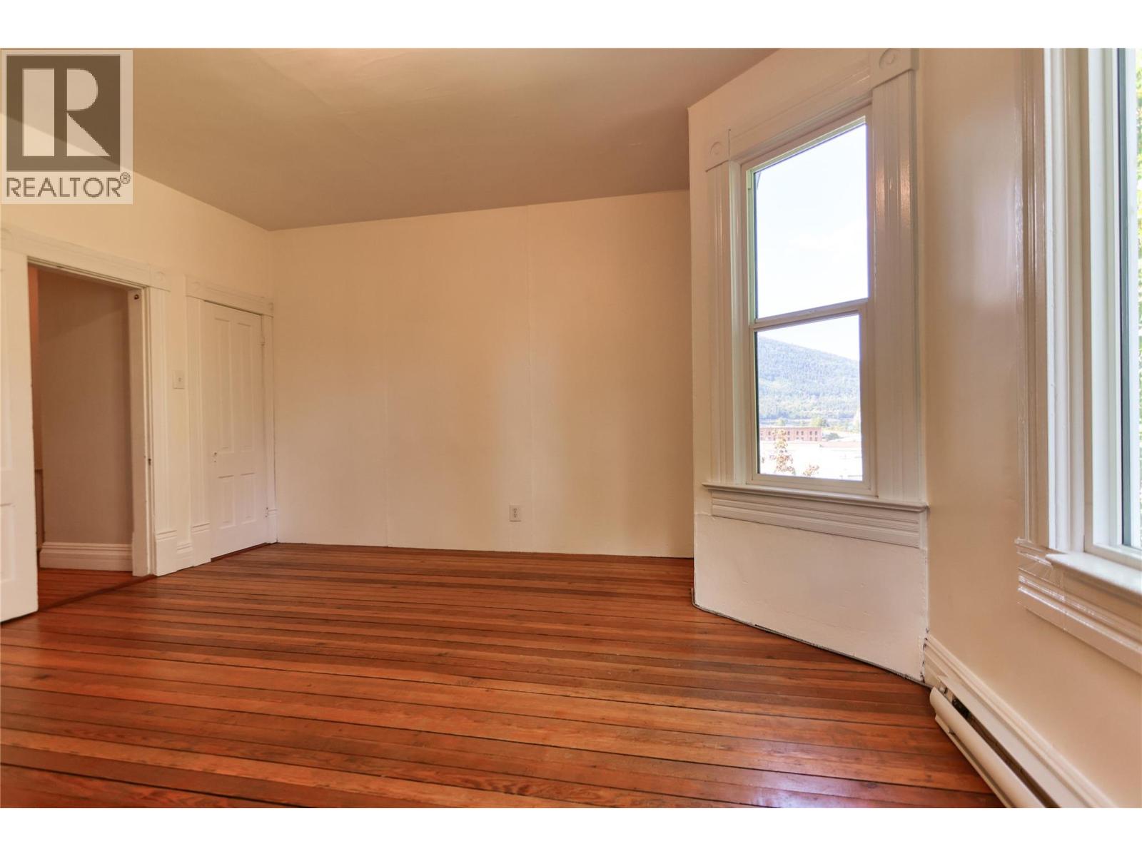 924 Front Street Property Photo 27