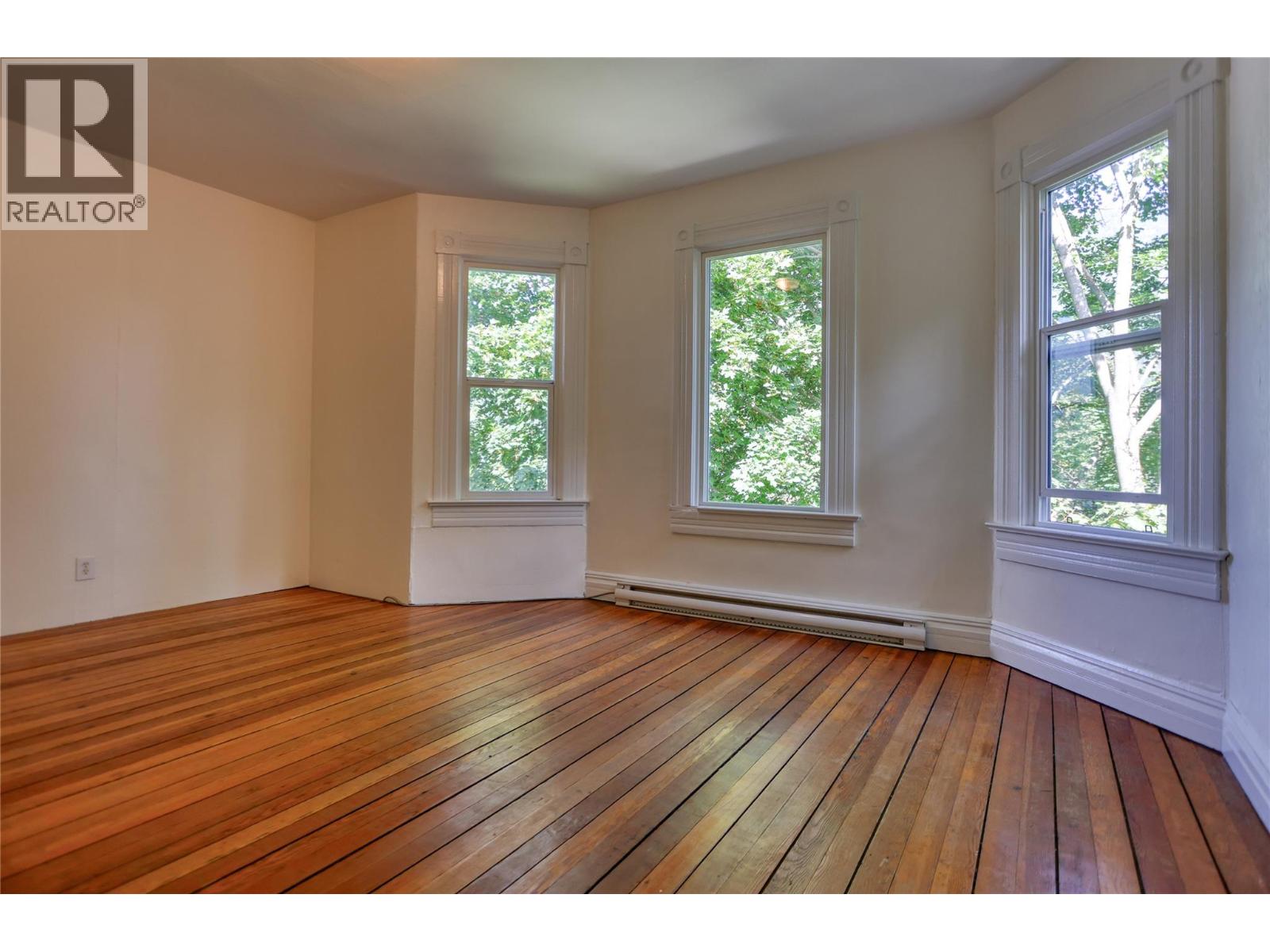924 Front Street Property Photo 28