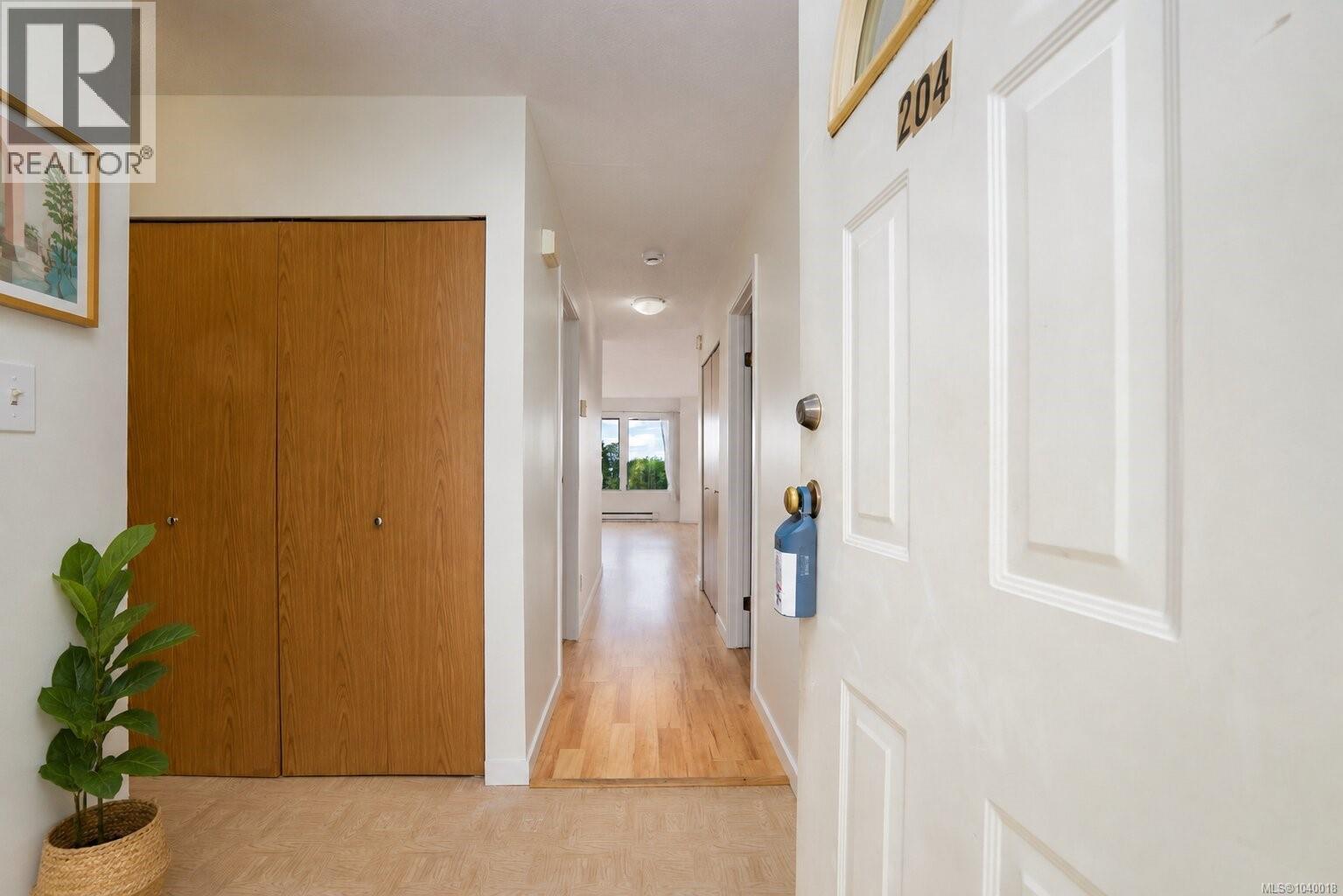 204 9916 Daniel St Property Photo 2