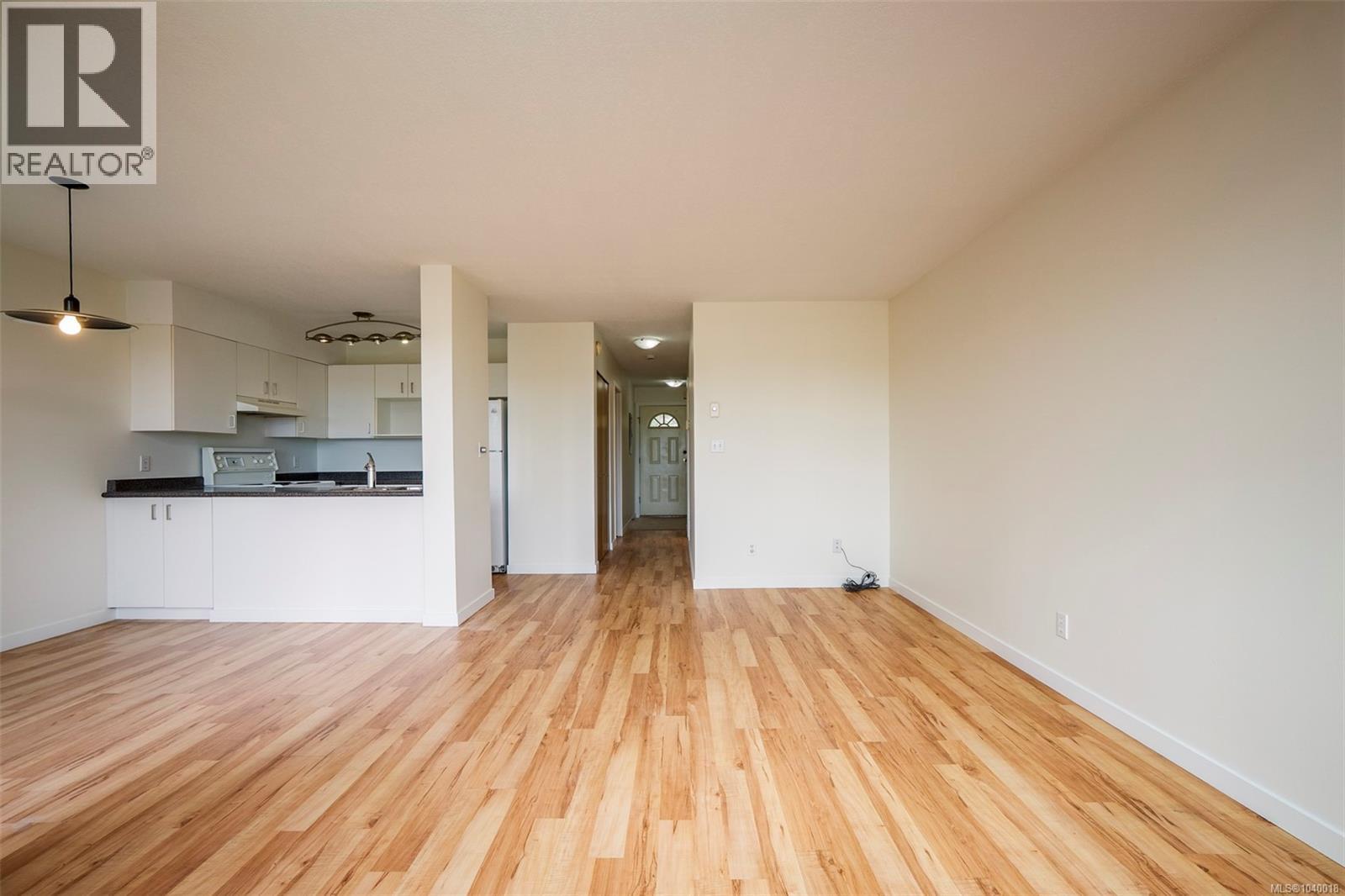 204 9916 Daniel St Property Photo 22