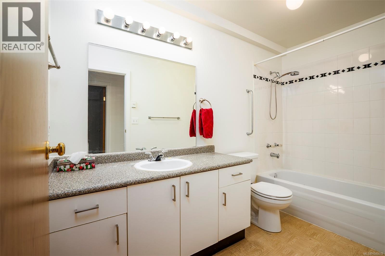 204 9916 Daniel St Property Photo 27