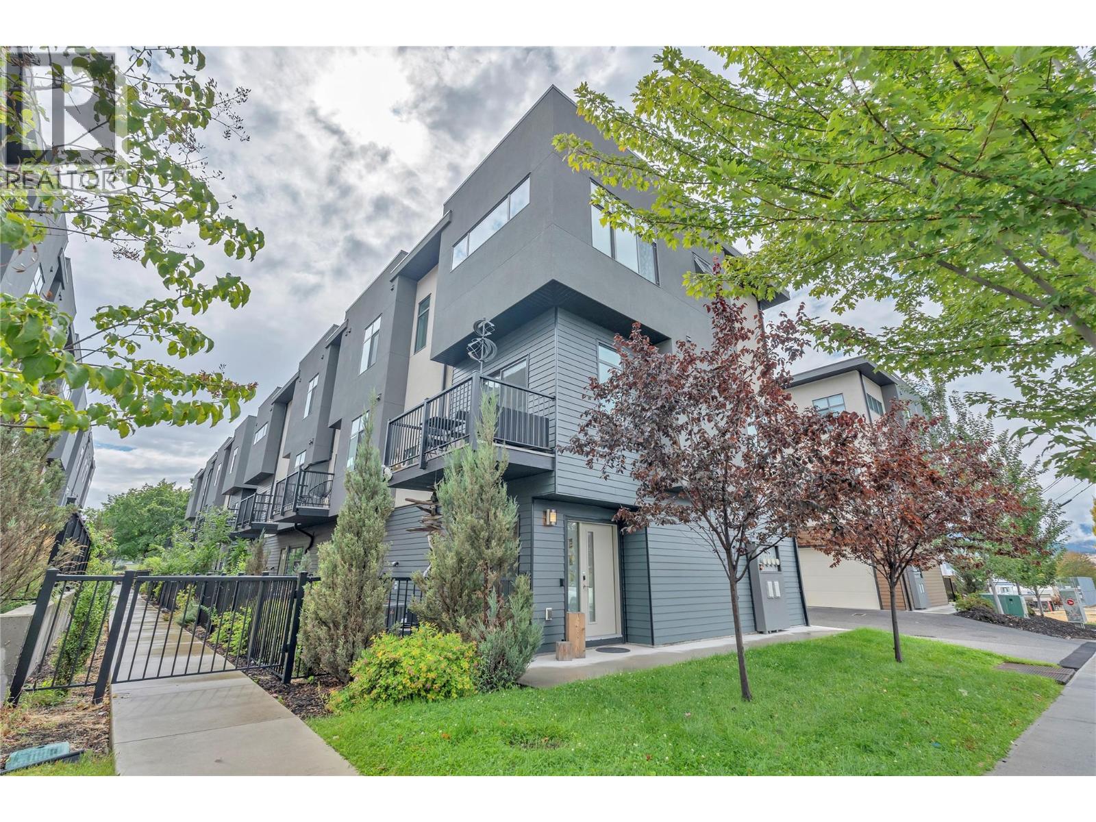 388 Eckhardt Avenue E Unit# 115