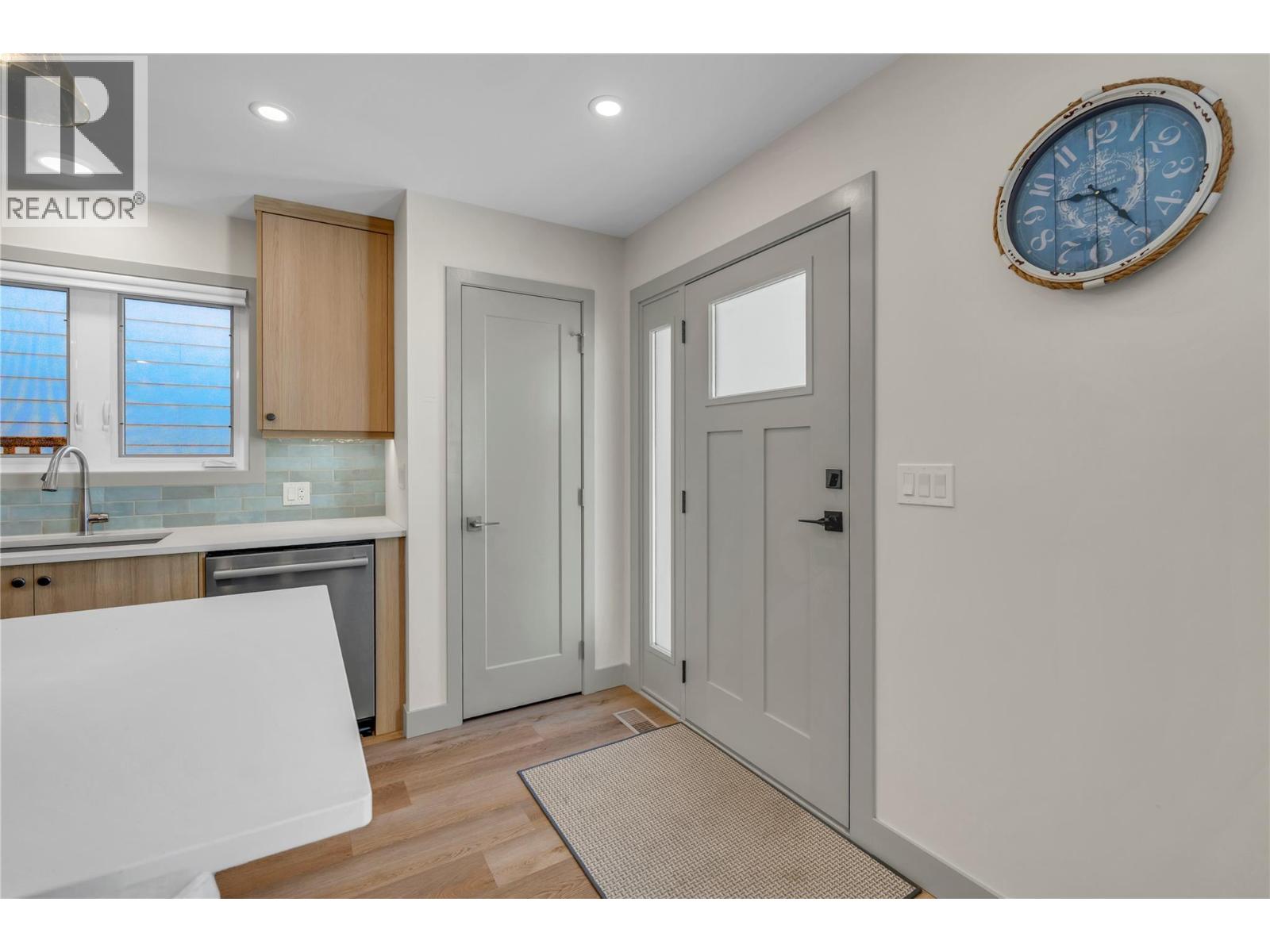 787 Kamloops Avenue Property Photo 7