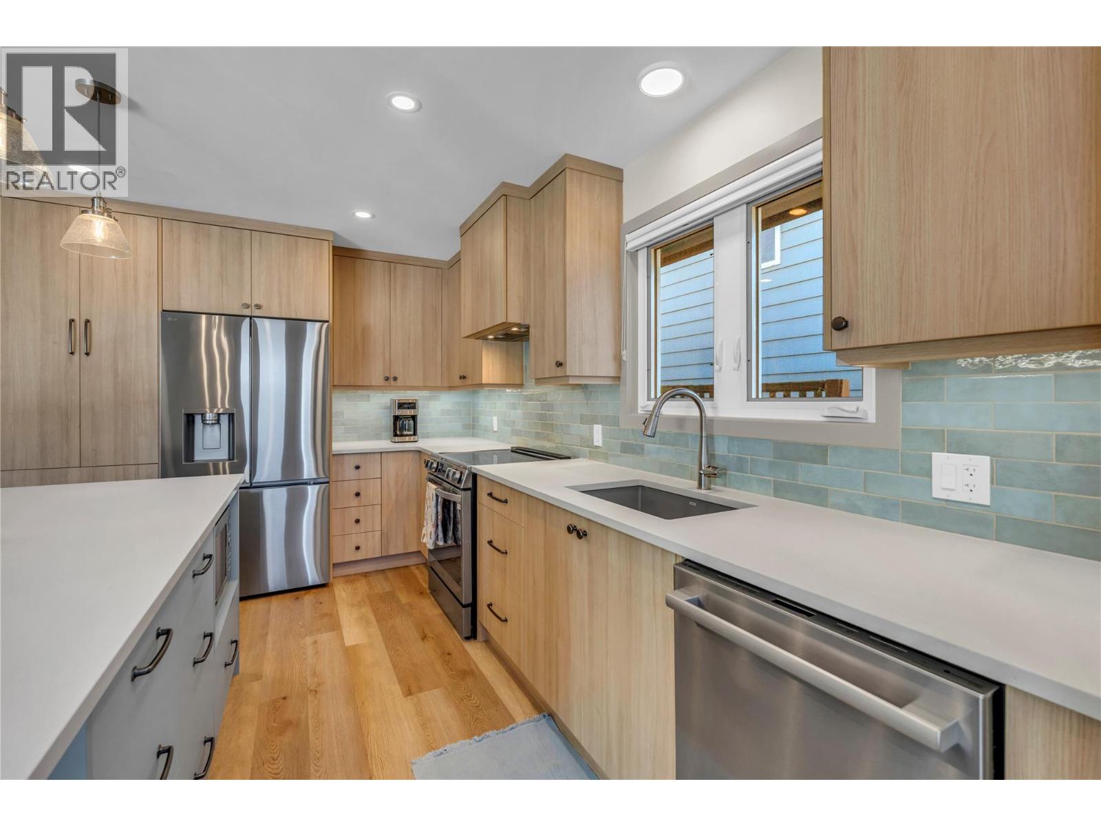 787 Kamloops Avenue Property Photo 10