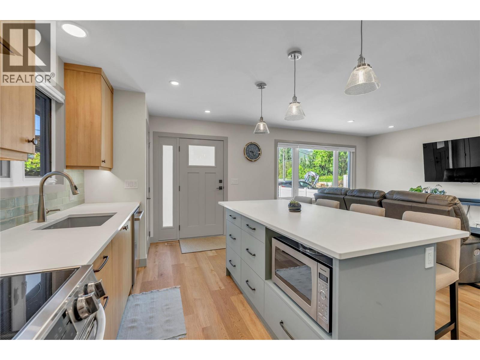 787 Kamloops Avenue Property Photo 12