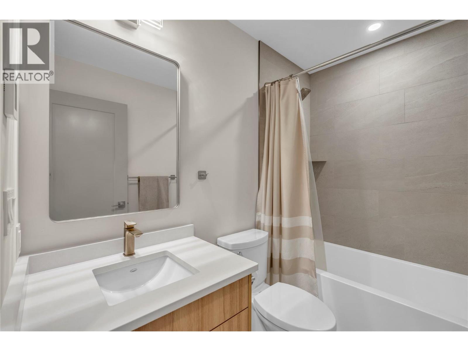787 Kamloops Avenue Property Photo 21