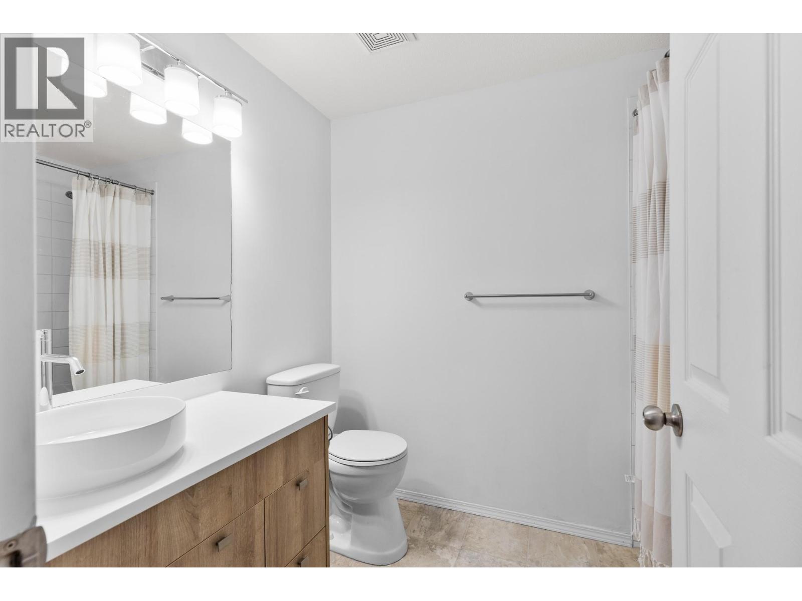 1875 Country Club Drive Unit# 1204 Property Photo 16