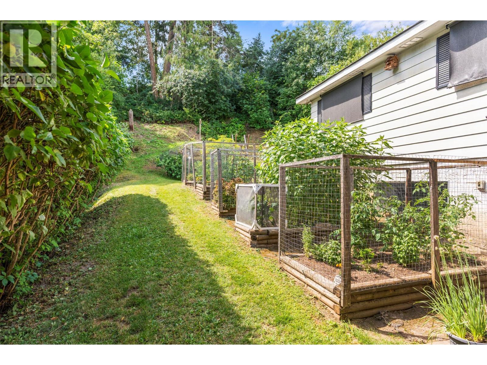 3475 Jackson Avenue Property Photo 5
