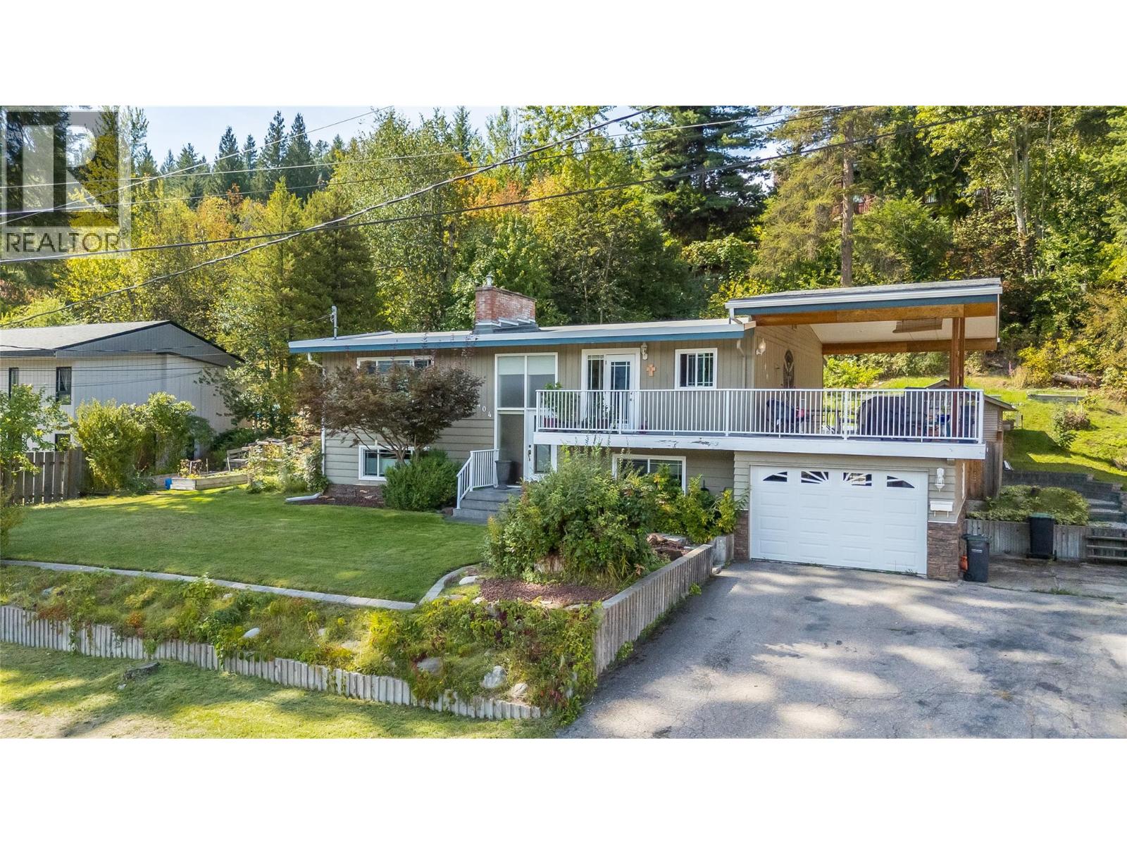2404 11th Avenue Property Photo 1