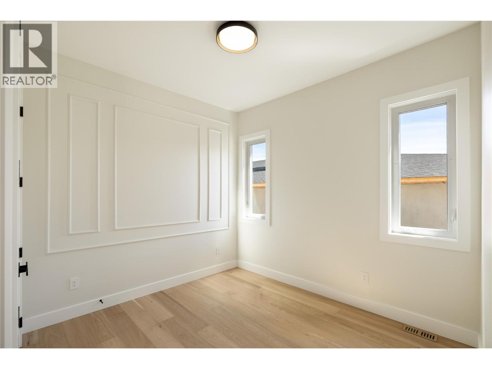 979 Loseth Drive Property Photo 39