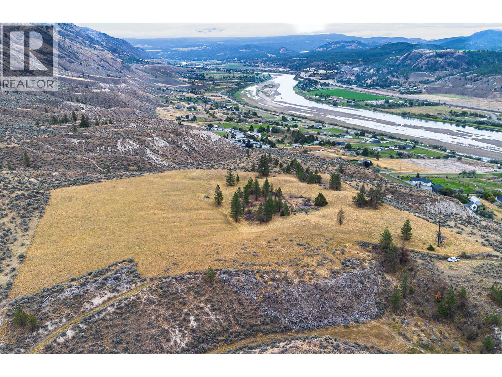 3059 Shuswap E Road Property Photo 4