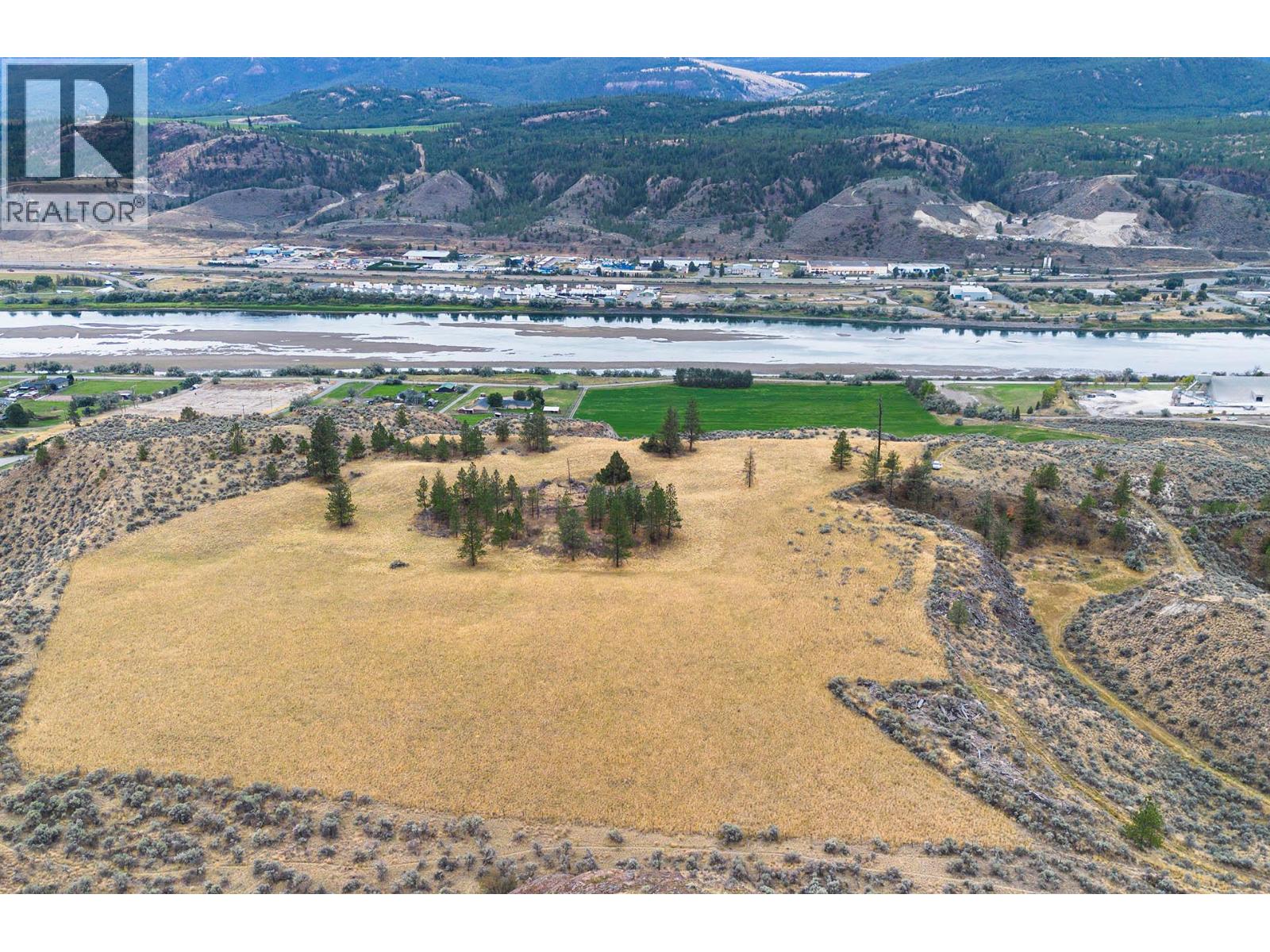 3059 Shuswap E Road Property Photo 5