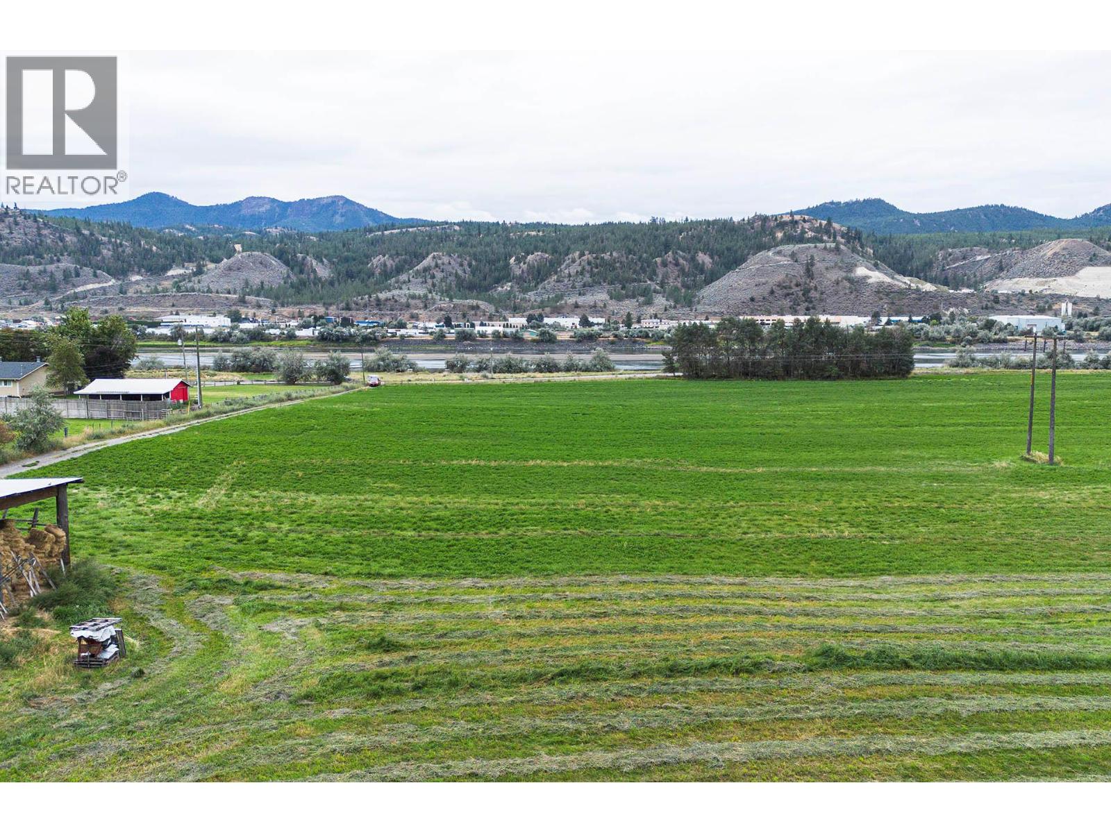 3059 Shuswap E Road Property Photo 17