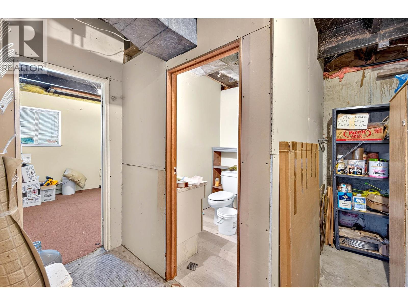 3059 Shuswap E Road Property Photo 43