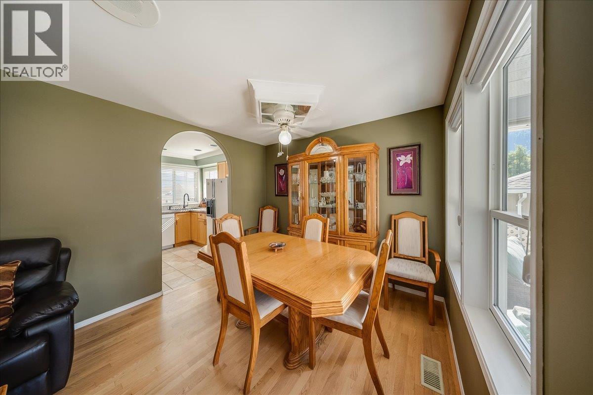 7200 Wright Way Property Photo 9