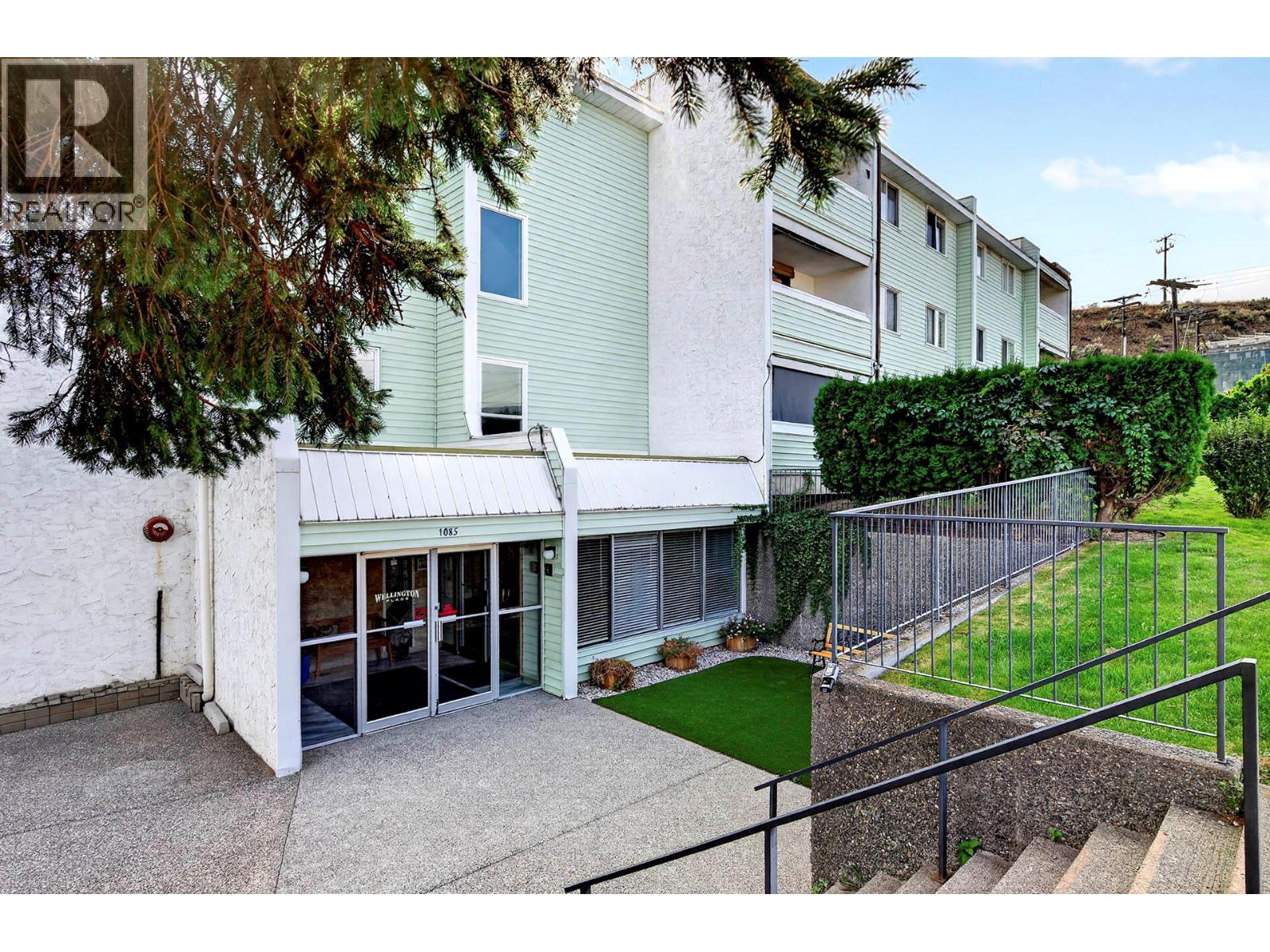 1085 12th Avenue Unit# 302