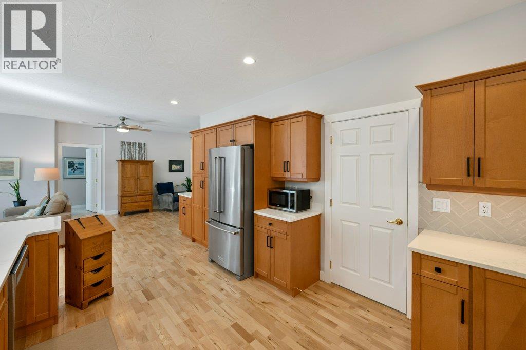 6960 Chardonnay Place Property Photo 14