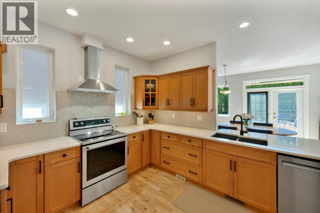 6960 Chardonnay Place Property Photo 17