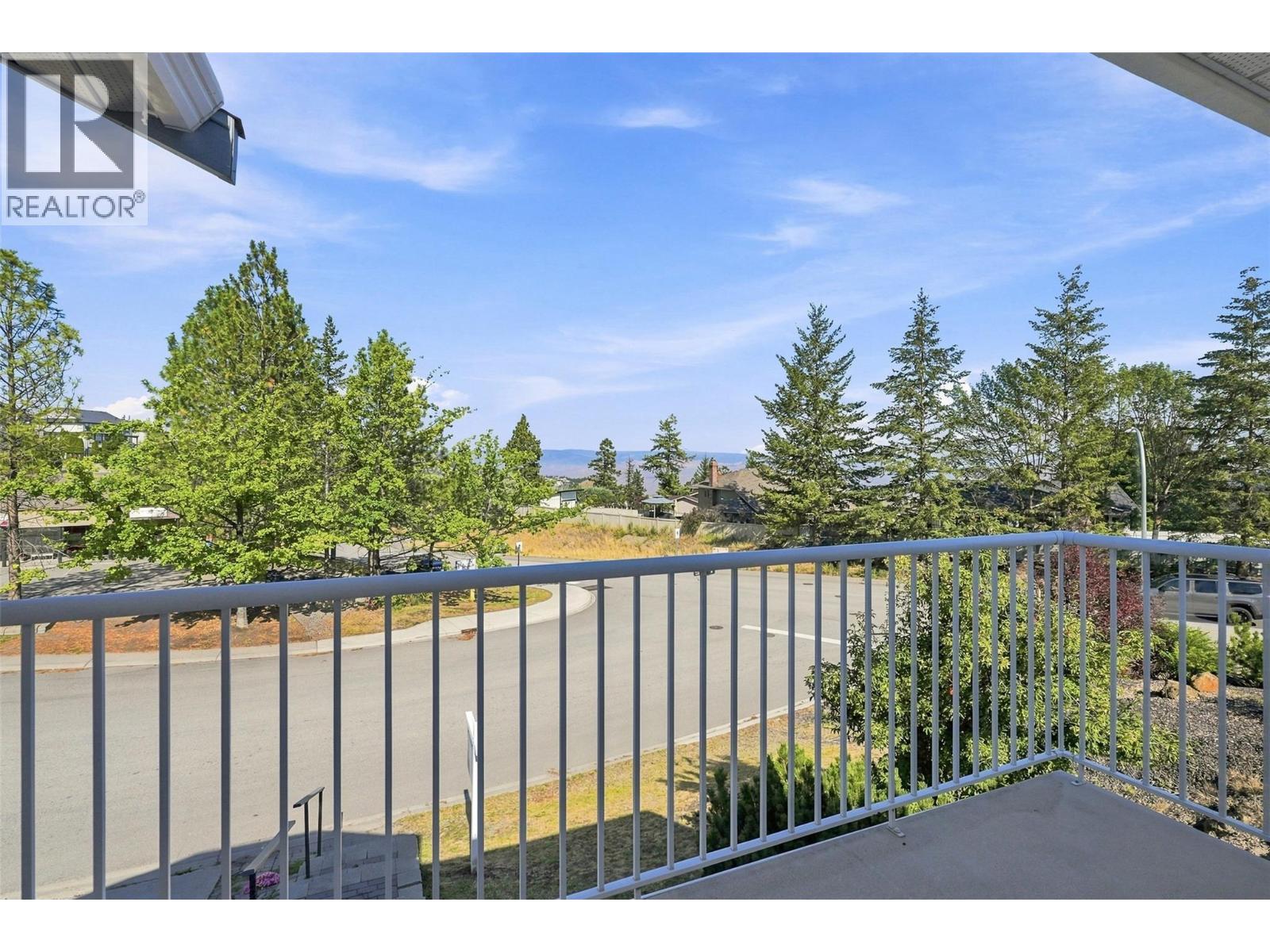 913 Greystone Crescent Property Photo 1