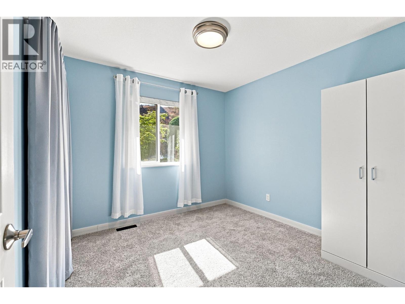 913 Greystone Crescent Property Photo 37