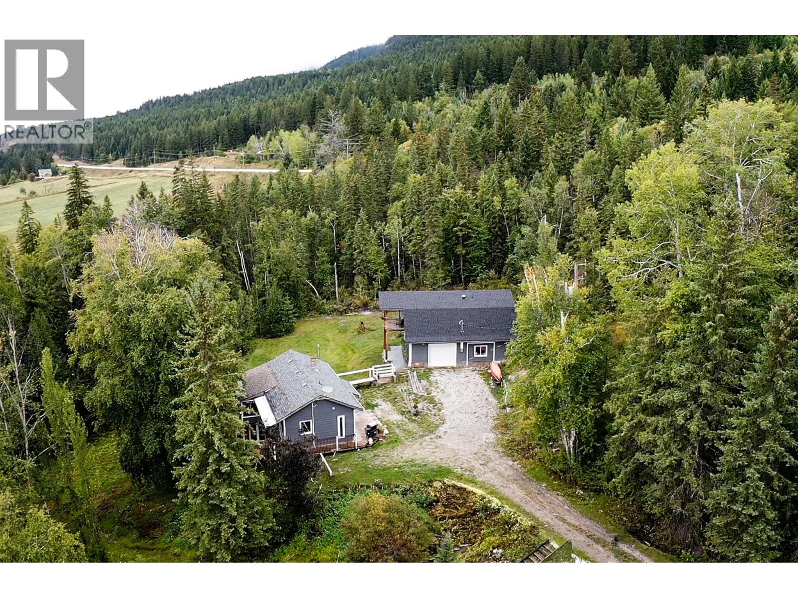 2529 95 Highway Property Photo 1