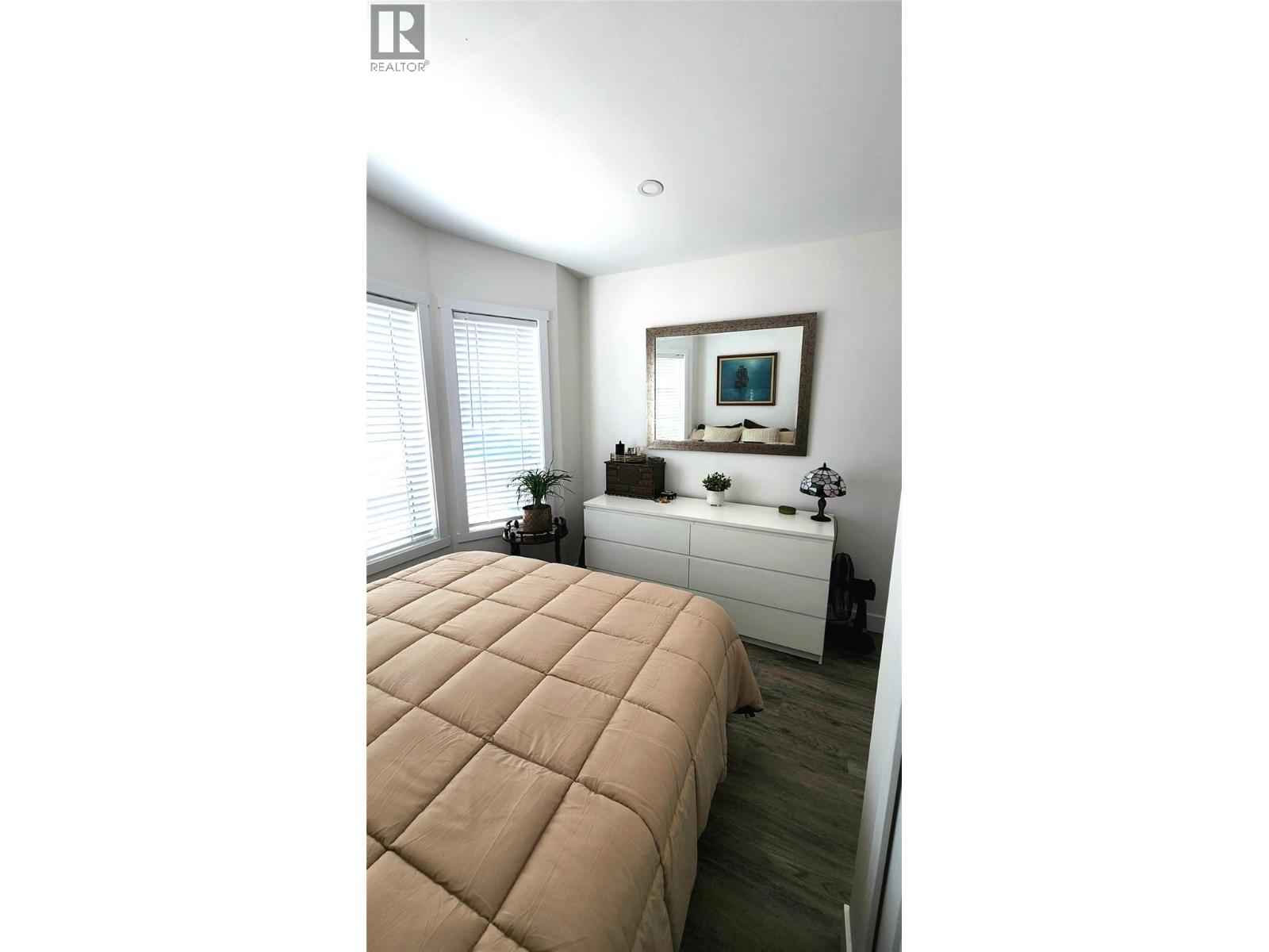 1134 Hawthorn Row Property Photo 10