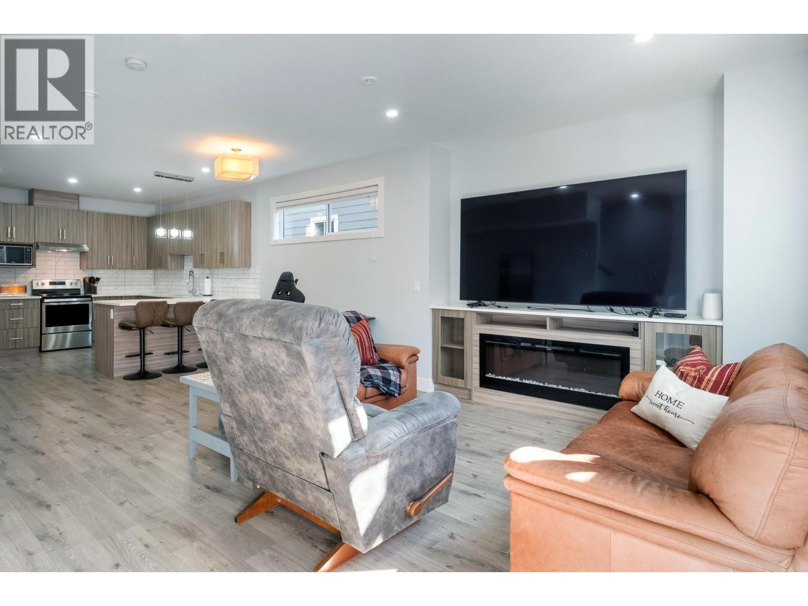 825 Cadder Avenue Unit# 4 Property Photo 5