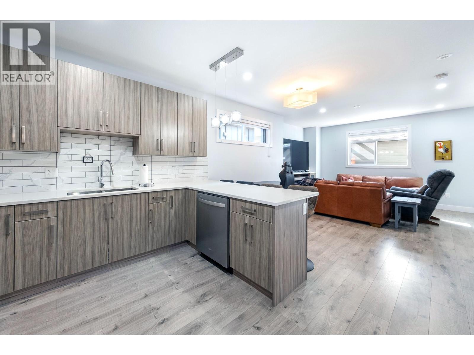 825 Cadder Avenue Unit# 4 Property Photo 12